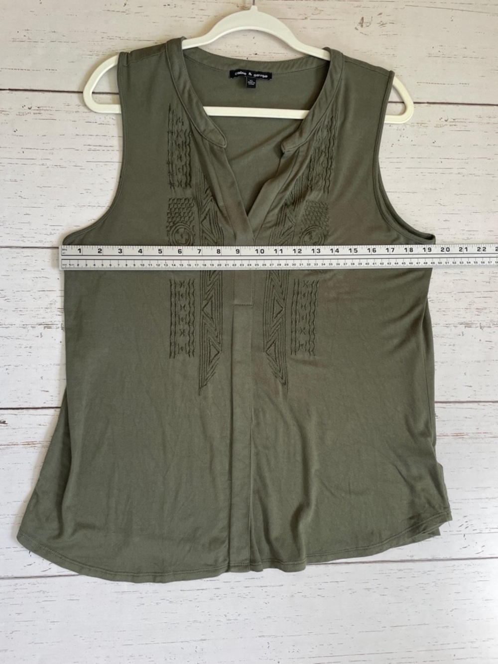 Cable & Gauge Olive Green Sleeveless Top with Embroidered Detail, size XL - Picture 6 of 11